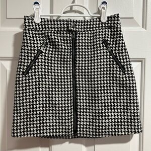 Hollister Black and White A-Line Mini Skirt